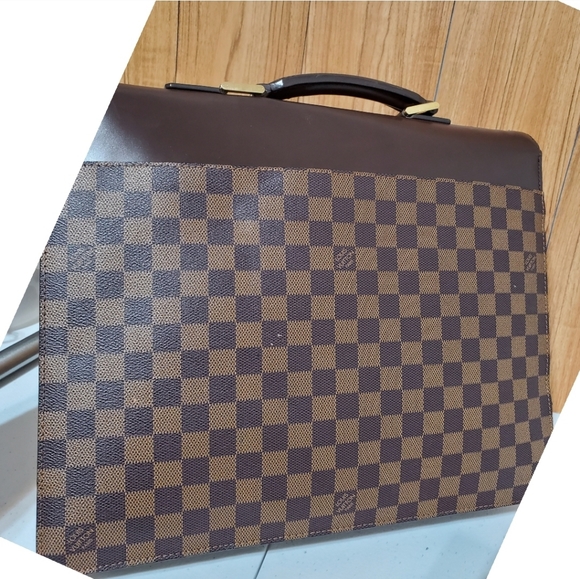 LOUIS VUITTON
Damier Ebene Altona PM Briefcase - Picture 6 of 11